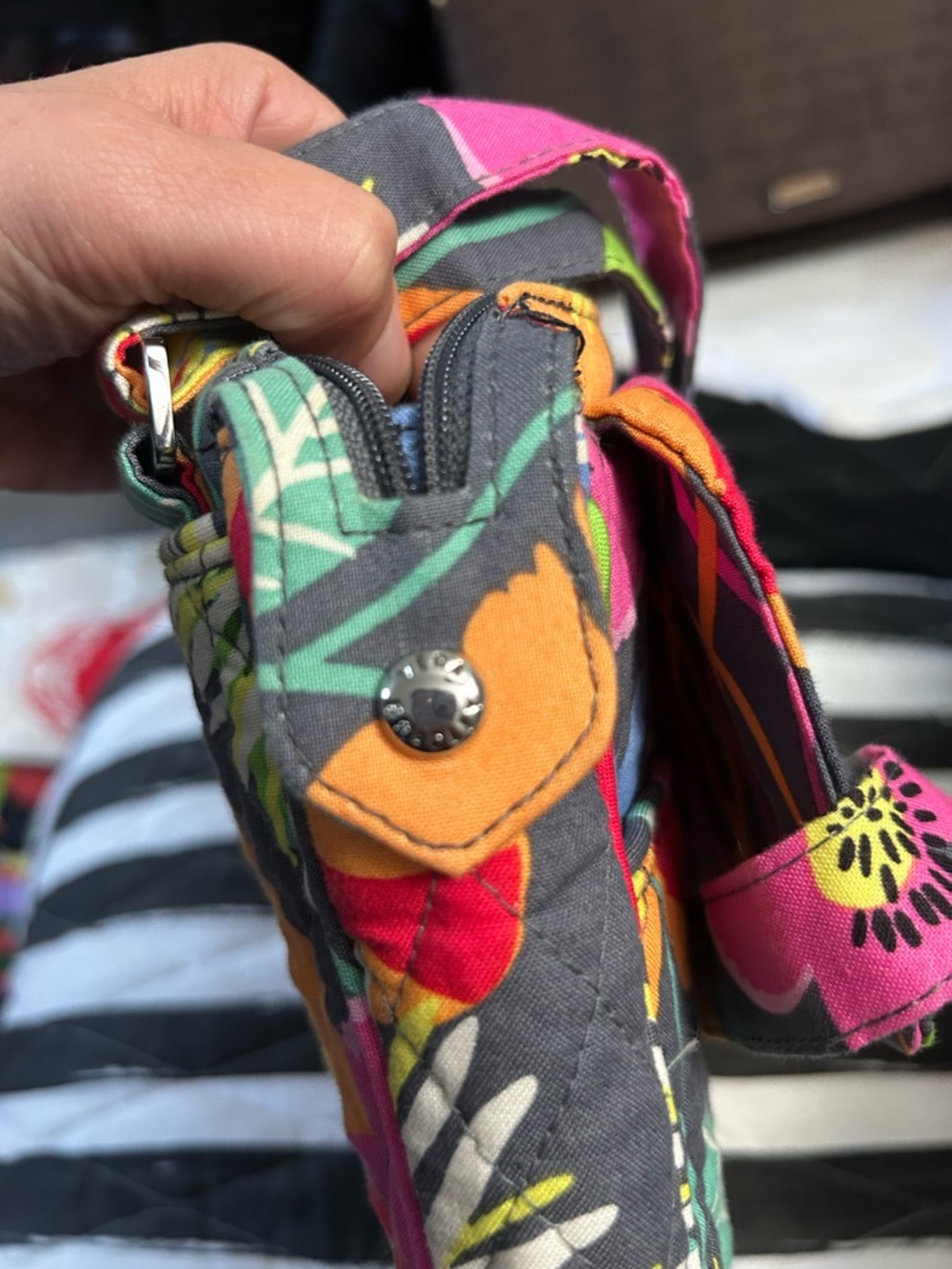 Vera Bradley jazzy bloom Crossbody messenger Bag - Picture 9 of 14